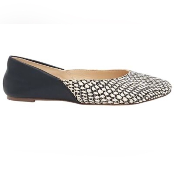 Balkier Women's Monochrome Patterned Flats​ - Picture 4 of 4